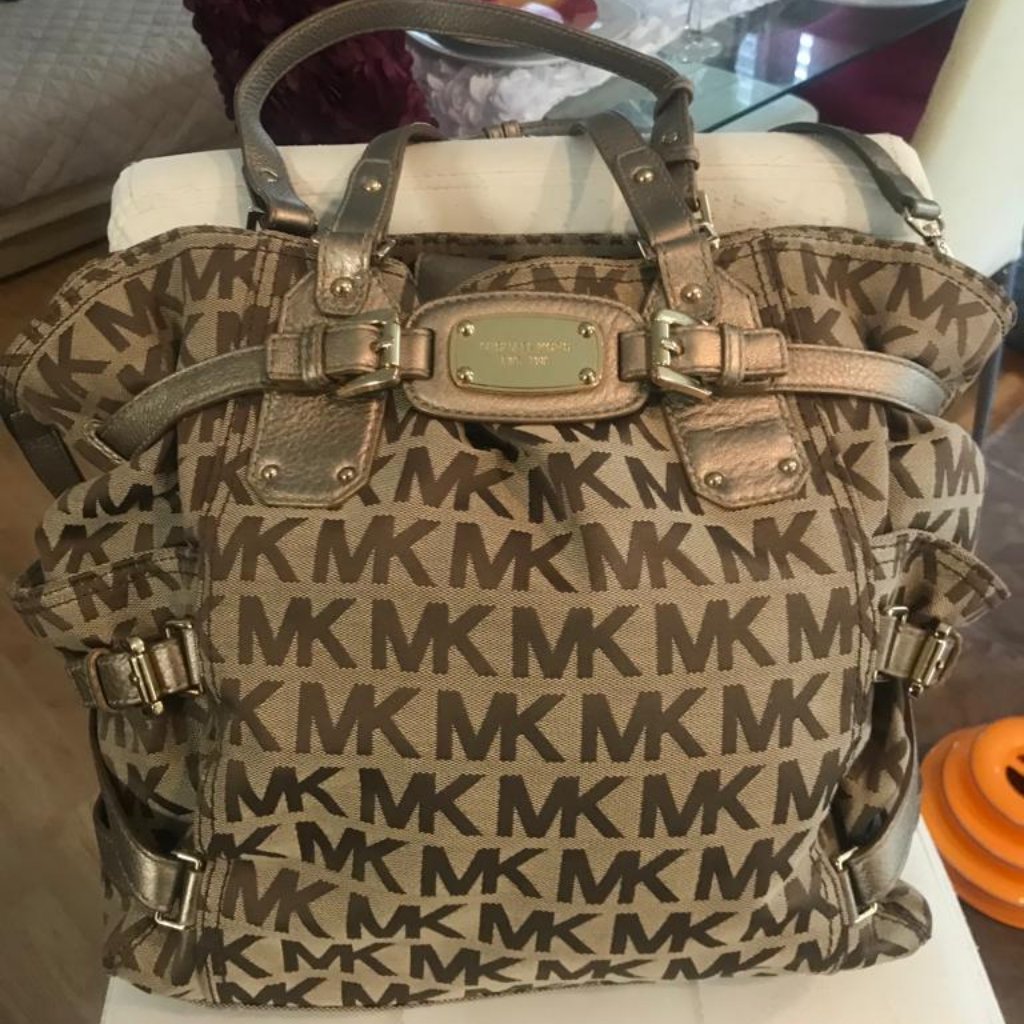Authentic Micheal Kors Large Carry All Tote